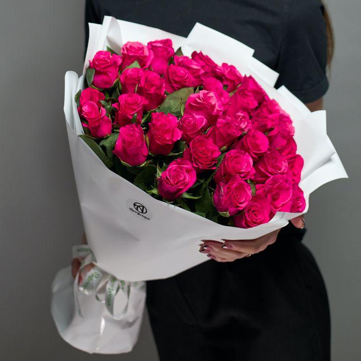 GardenVoyantBridge workshop space where corporate flower arrangements are designed and prepared for business delivery